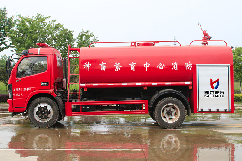 東風(fēng)大多利卡消防灑水車（8方）
