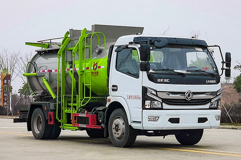 東風(fēng)大多利卡餐廚垃圾車（罐式）（8方）