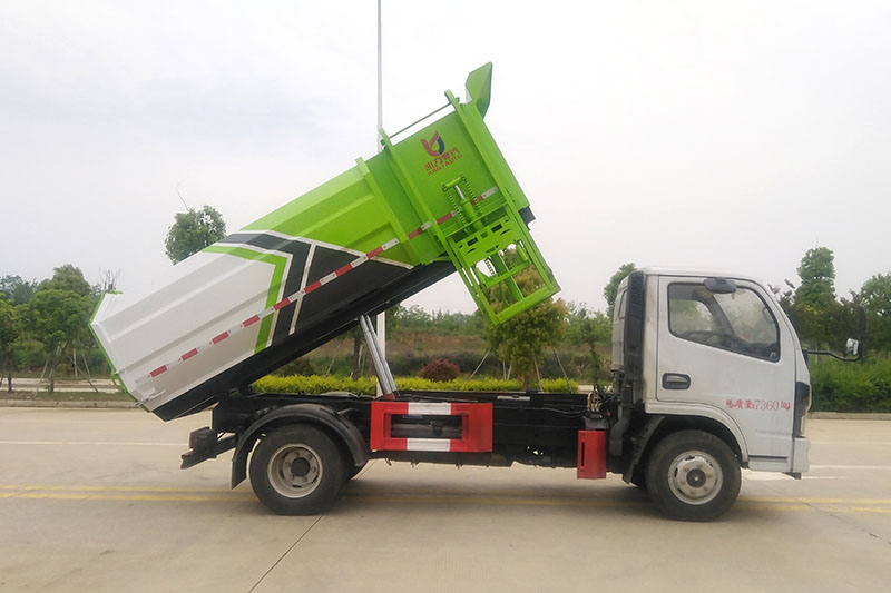 東風(fēng)小多利卡側(cè)裝掛桶垃圾車（自卸式）（5方）