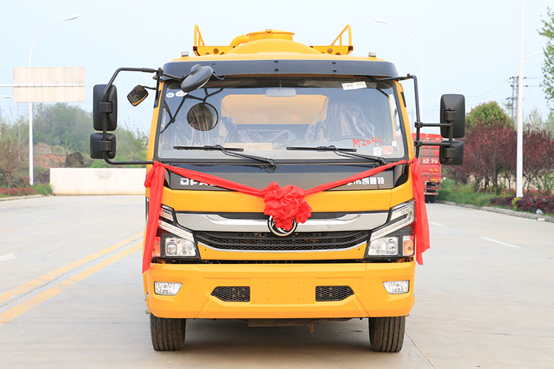 東風大多利卡清洗吸污車（一體罐）（清水 污水9.5方）