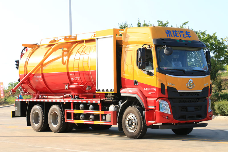柳汽乘龍后八輪清洗吸污車（一體罐  可加裝副發）（清水  污水21方）