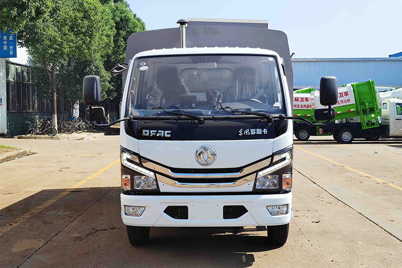 東風小多利卡吸塵車（后置吸塵）（1水4塵）