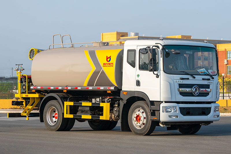 東風(fēng)D9噴霧車(chē)（12方13.6方14方15.9方）（30米霧炮）