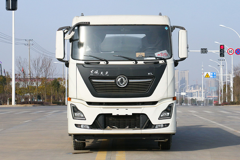 東風(fēng)天龍噴霧車（18.5方）（30米霧炮）